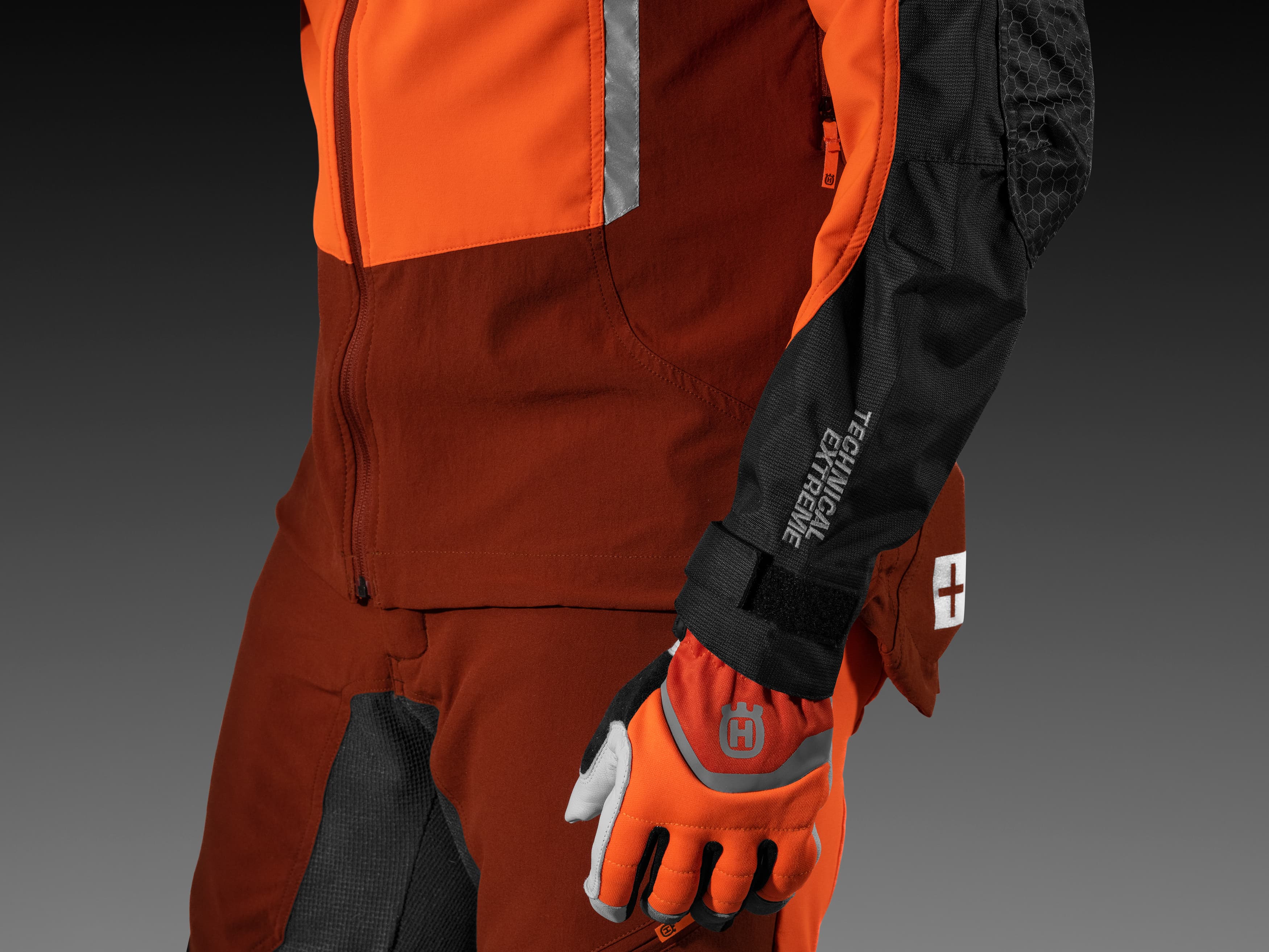 This jacket is made with Cordura® material on the shoulders, elbows, and sleeves. It is light and flexible, yet durable enough to withstand even the toughest tasks. image