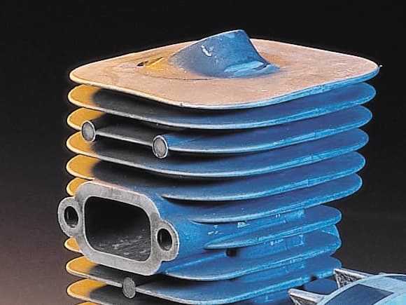 Hard chromium plated cylinder bore provides increased durability and extended product life. image